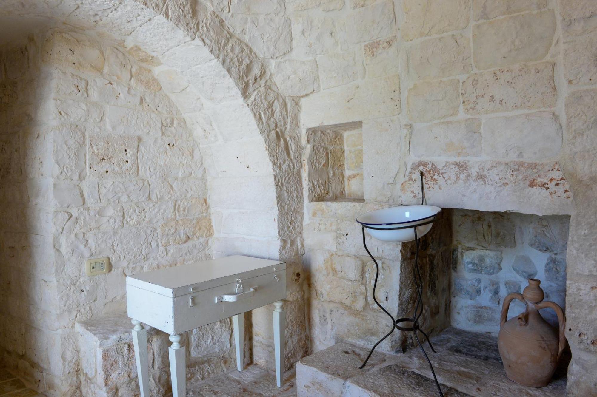 Trulli Lisanna - Exclusive Private Pool And Rooms Up To 10 People Antonelli Exterior foto