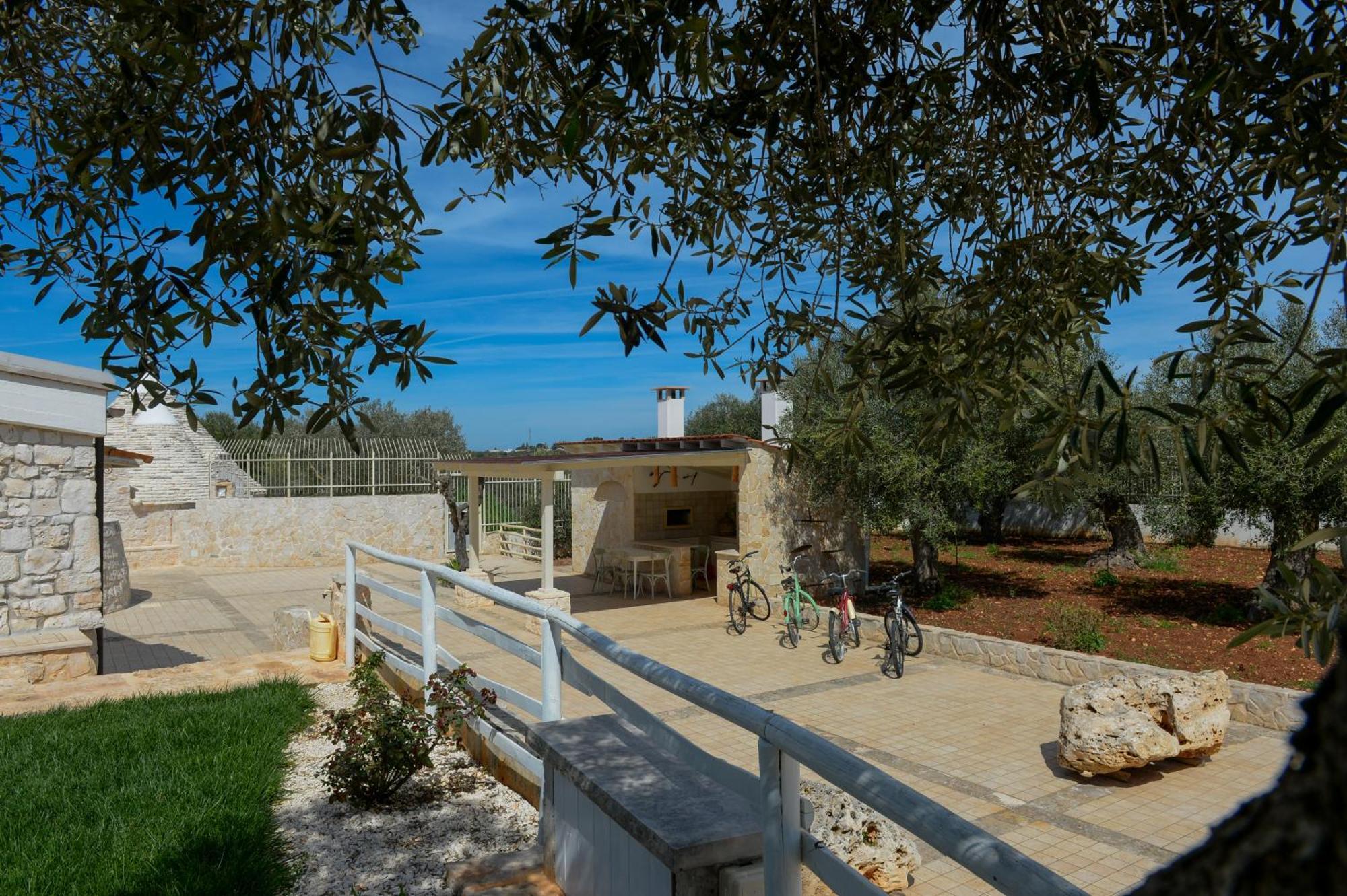 Trulli Lisanna - Exclusive Private Pool And Rooms Up To 10 People Antonelli Exterior foto